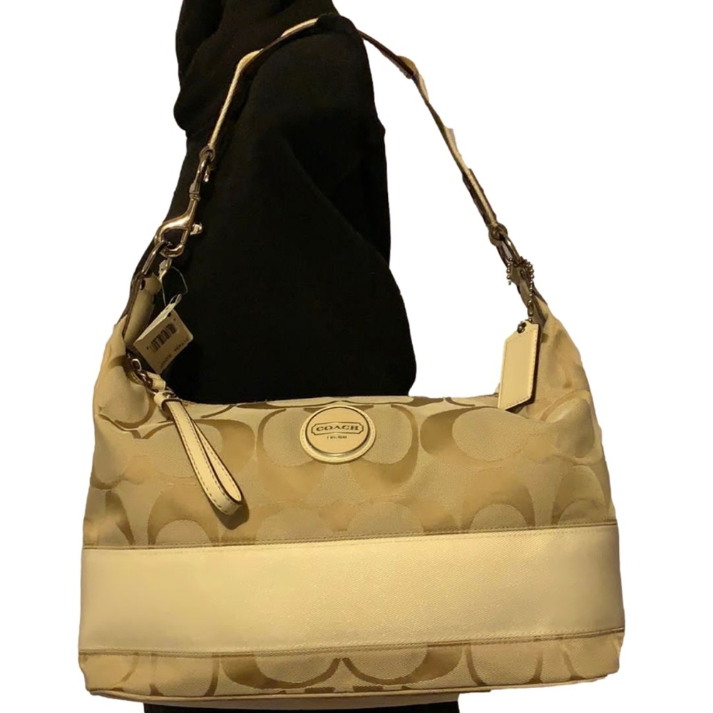 🌻 COACH F17434 🌻 KHAKI WHITE SIGNATURE HOBO